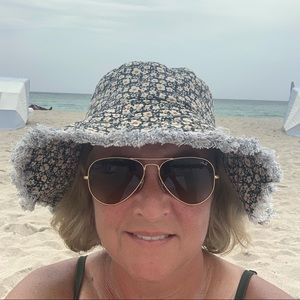 Meet your Posher, Ginny